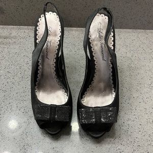 SUPER SEXY BLACK SATIN LULU TOWNSEND PEEP TOE SLING BACK HEELS SIZE 7.5